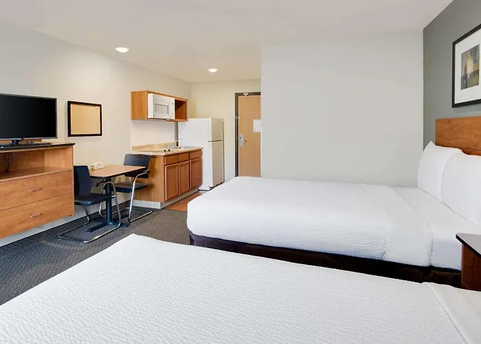 Woodspring North I-270 Hotel