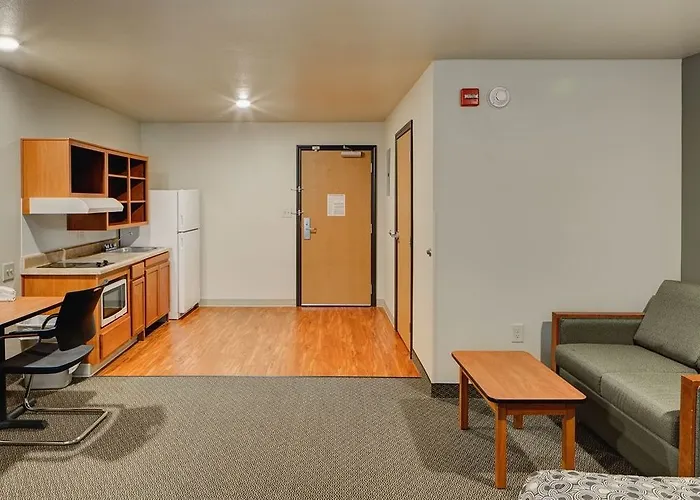 Woodspring North I-270 Hotel