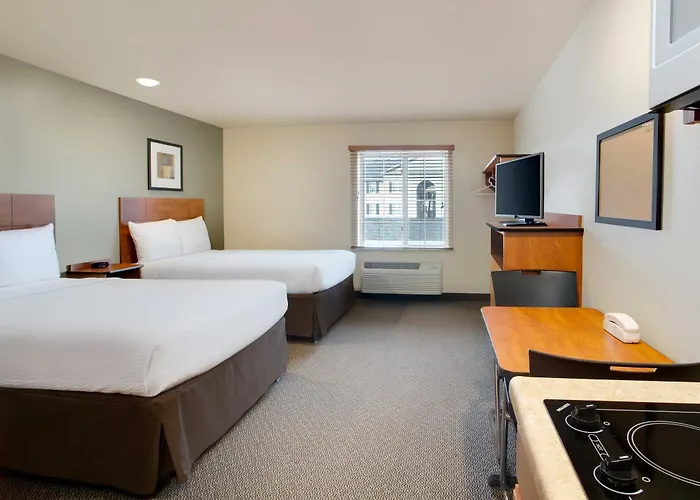 Woodspring North I-270 Hotel